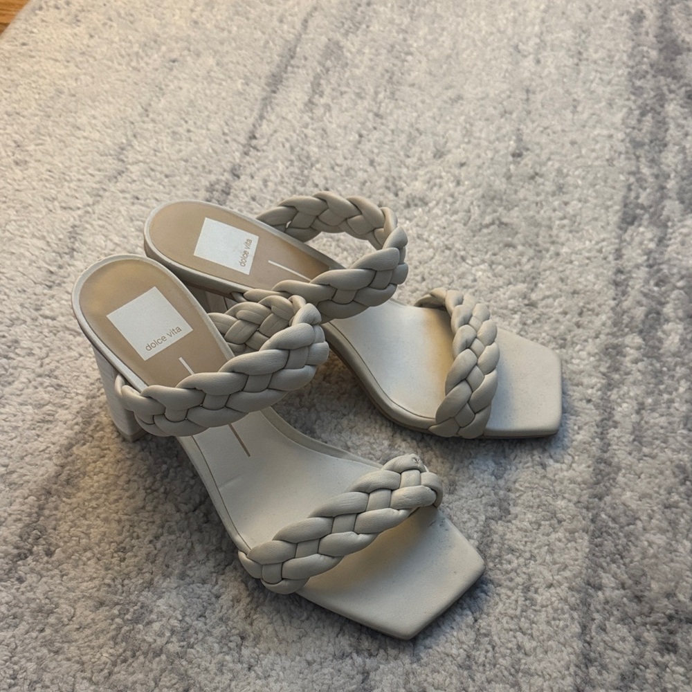 Dolce Vita cream/white heels